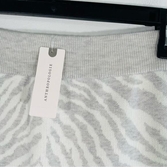 NWT Anthropologie Dolan White Gray Zebra Sweater Knit Ruffle Skirt XS New - Picture 8 of 15